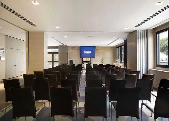 H10 Citta Hotel 4*