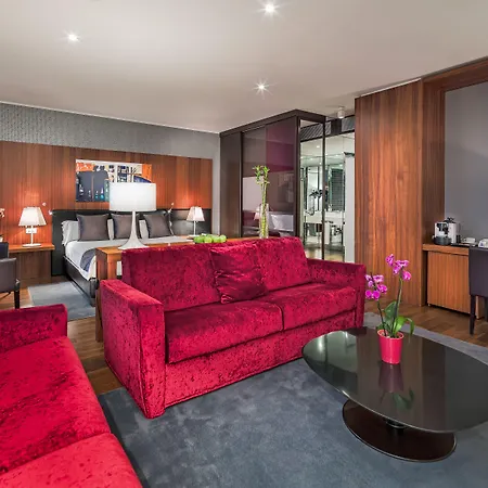 Hotel H10 Citta 4*