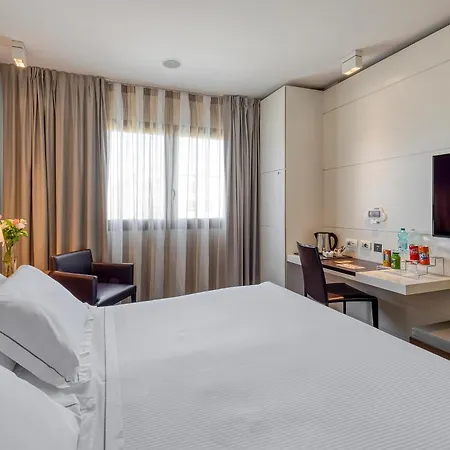 Отель H10 Citta 4*